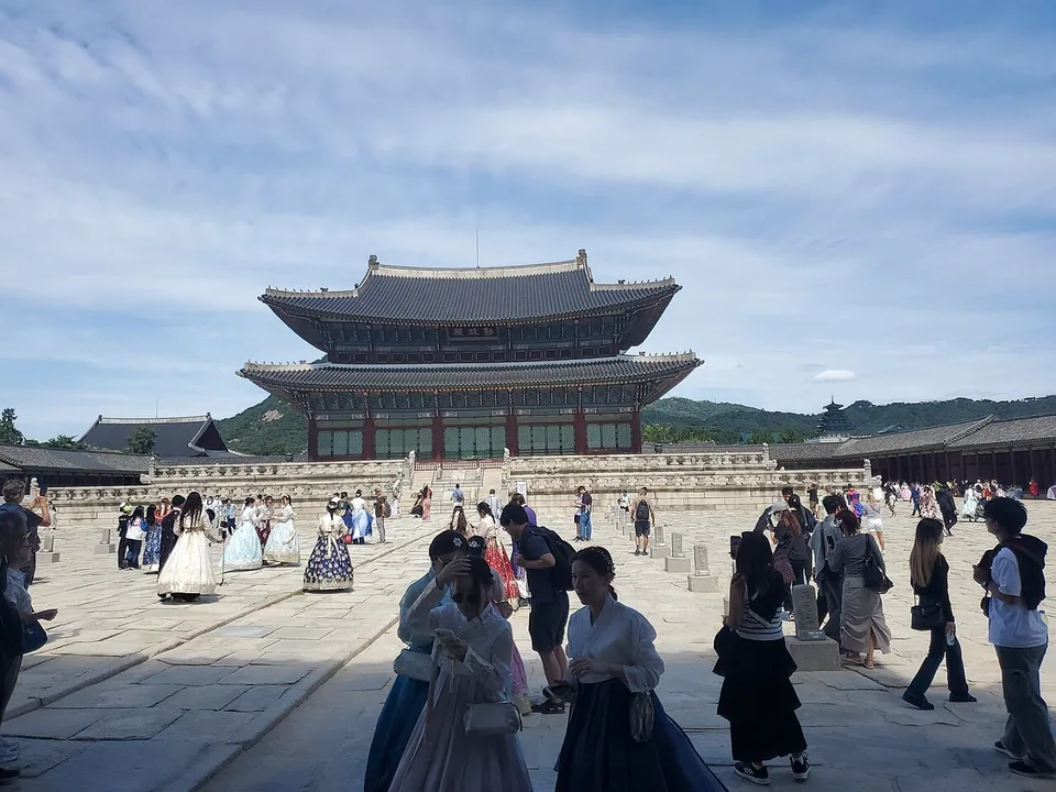 경복궁 근정전과 앞마당