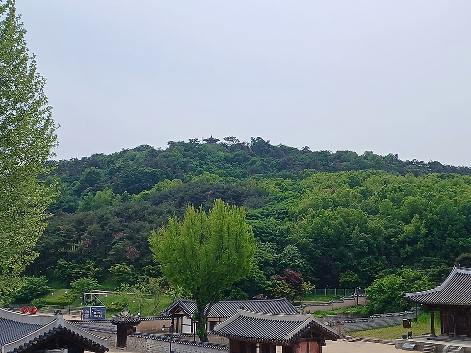 팔달산